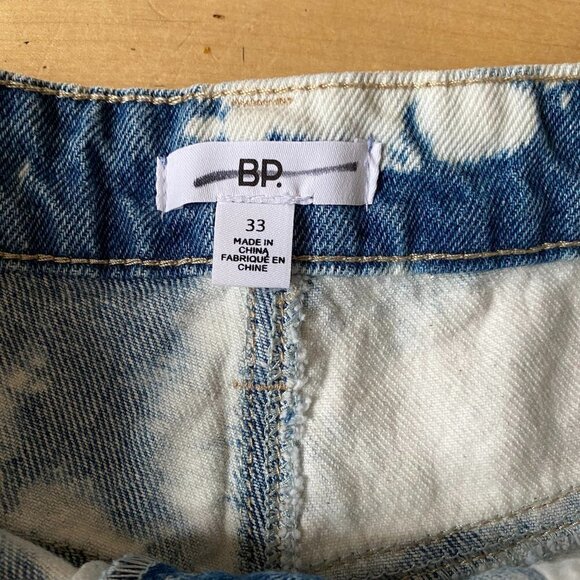 BP Bnwot Womens Cut Off Bleach Washed Jean Shorts Sz 33 Distressed - Picture 4 of 7
